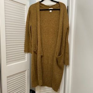 Oversized dark yellow/gold cardigan
